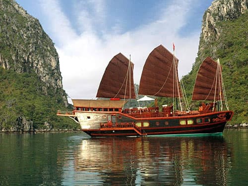 Discover the Elegance of Traditional Southeast Asian Maritime Heritage